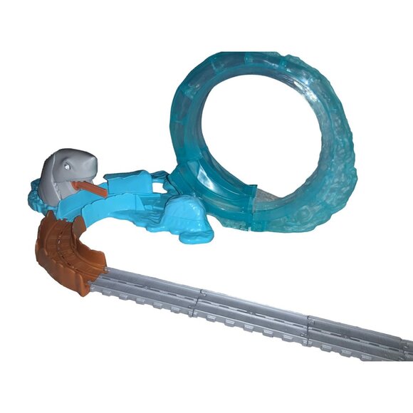 Fisher Price Thomas & Friends Adventures Shark Escape - Picture 7 of 16